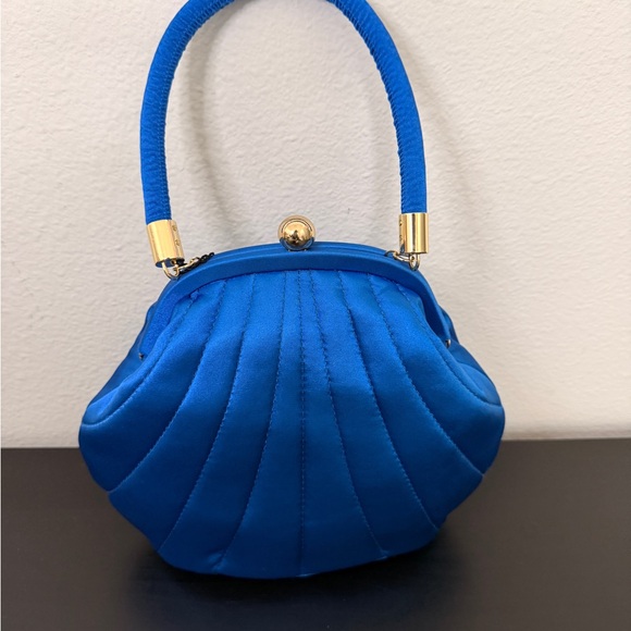 Gianni Bini Shell-Shaped Top Handle Bag - Picture 4 of 5